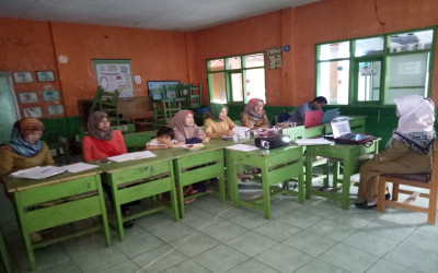 Tingkatkan Mutu Pembelajaran, Guru MI Cihurang Gelar Rapat Koordinasi Strategis